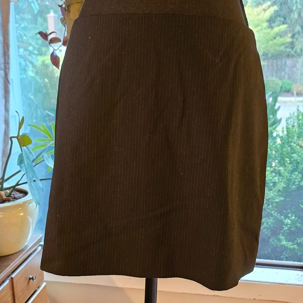 Laundry by Shelli Segal Pinstripe Mini Skirt 8